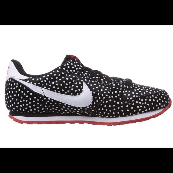 nike spotty trainers
